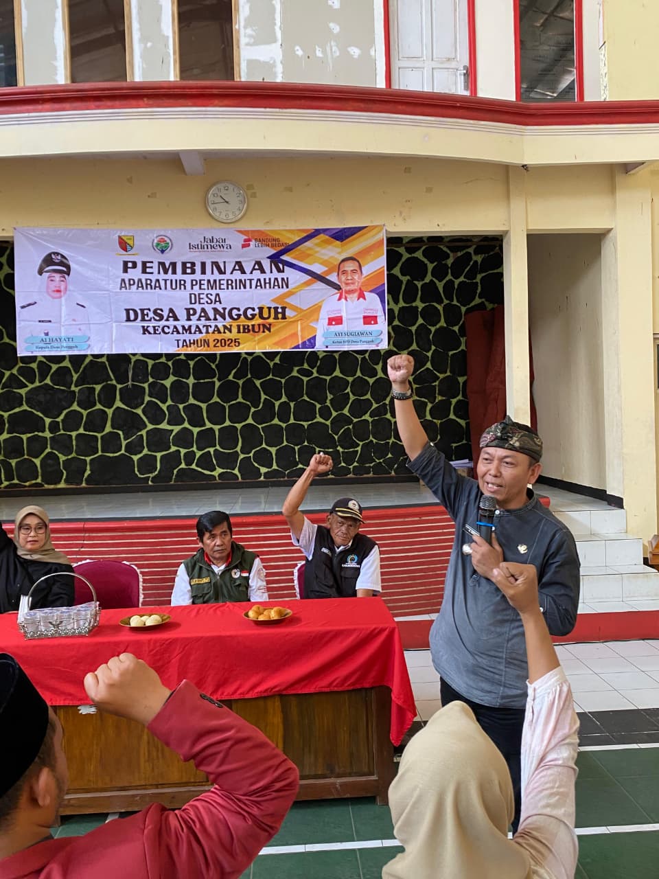 camat-ibun-pimpin-langsung-pembinaan-aparatur-pemerintahan-desa-pangguh-tahun-2025