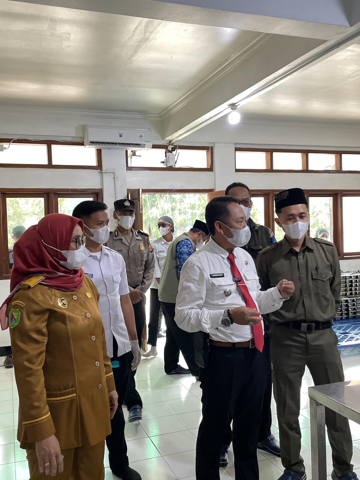 camat-ibun-hadiri-pembukaan-satuan-pelayanan-pemenuhan-gizi-di-desa-pangguh